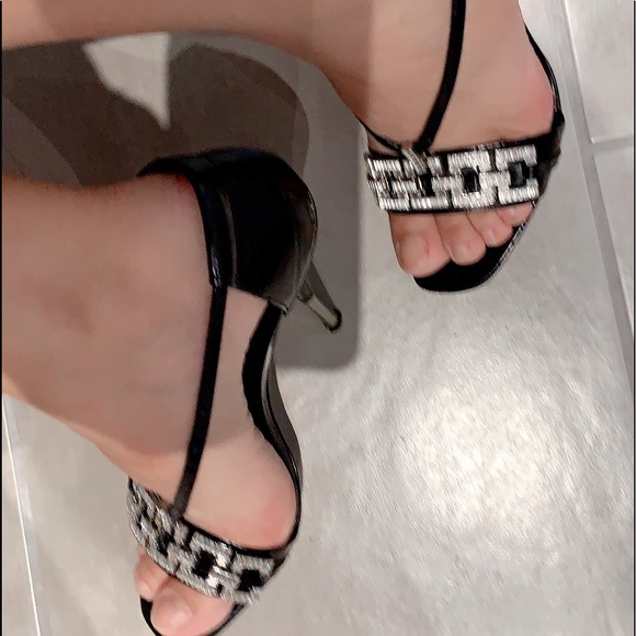 Heels - Picture 4 of 5